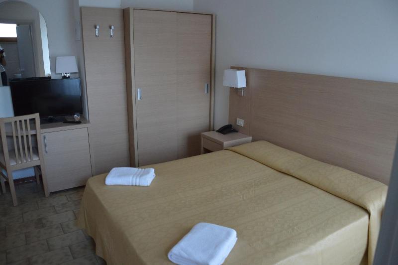 Hotel Caesar Пезаро Екстер'єр фото