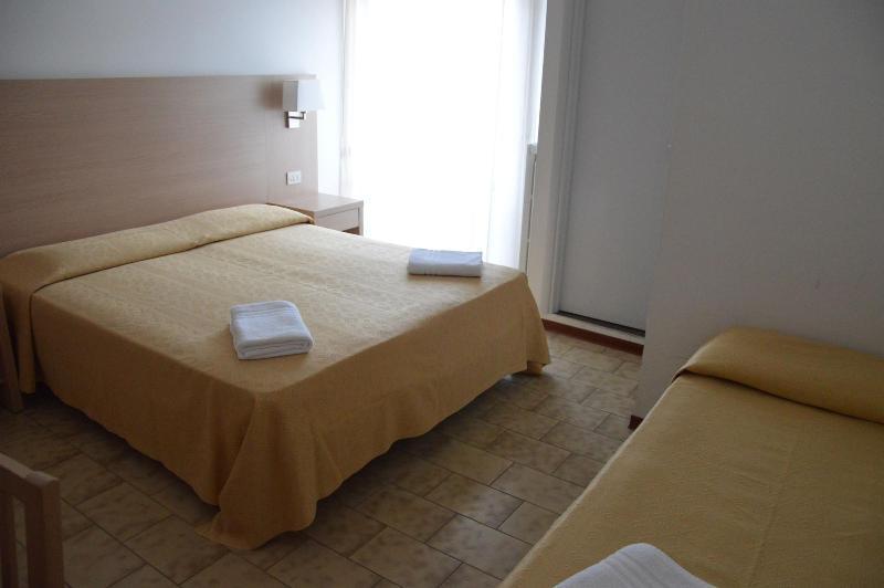 Hotel Caesar Пезаро Екстер'єр фото