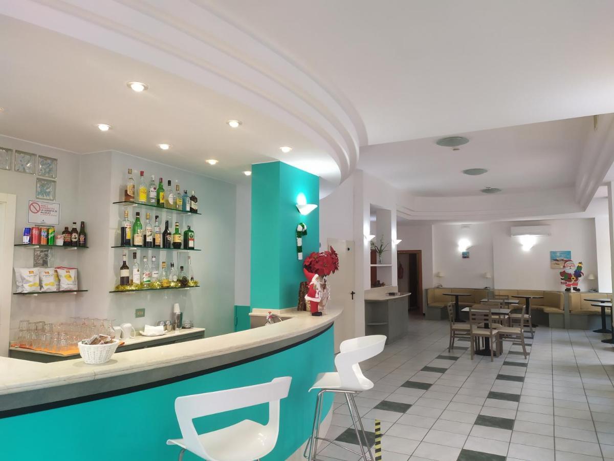Hotel Caesar Пезаро Екстер'єр фото