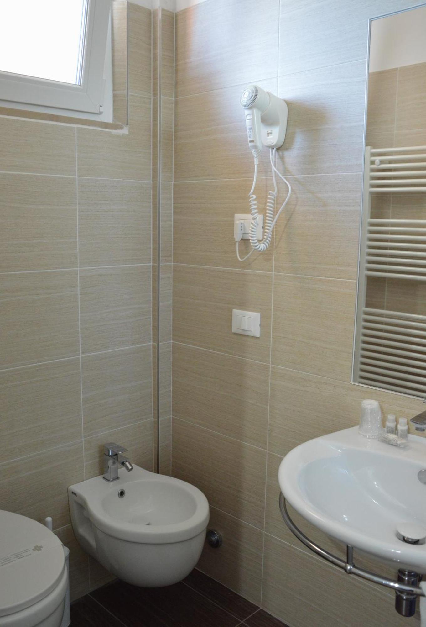 Hotel Caesar Пезаро Екстер'єр фото